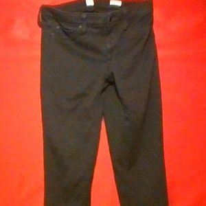 GAP black legging pants.